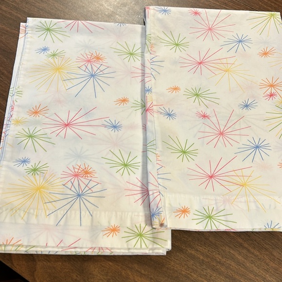 Spring Home Standard Pillowcases - Picture 3 of 6